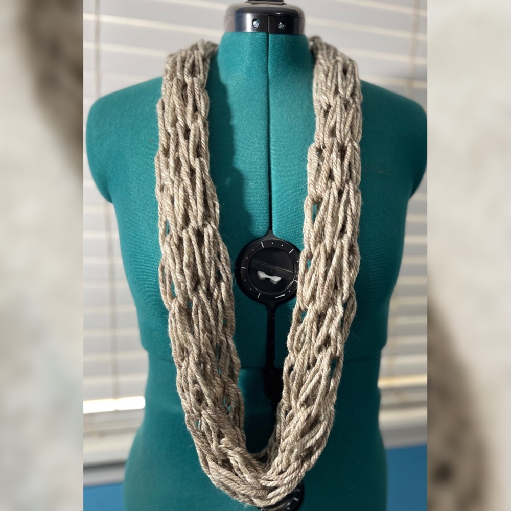 Handmade Hand Crafted Arm Knit Infinity Scarf Taupe Twist - Picture 2 of 3
